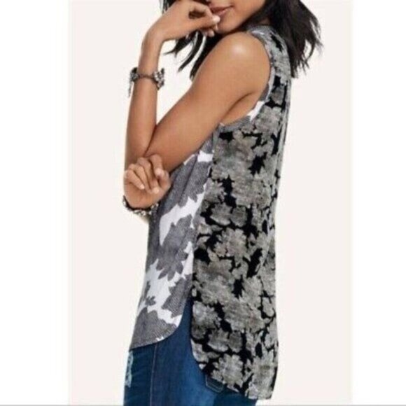 CAbi Tops - Cabi Black White Sleeveless Floral Tango Blouse Top S Office Business Academia